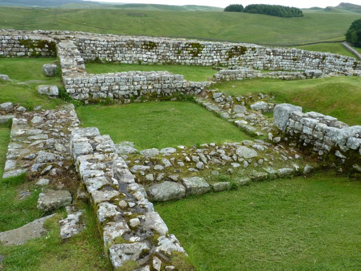 housesteads_2010_fondations_tour_36B (16)